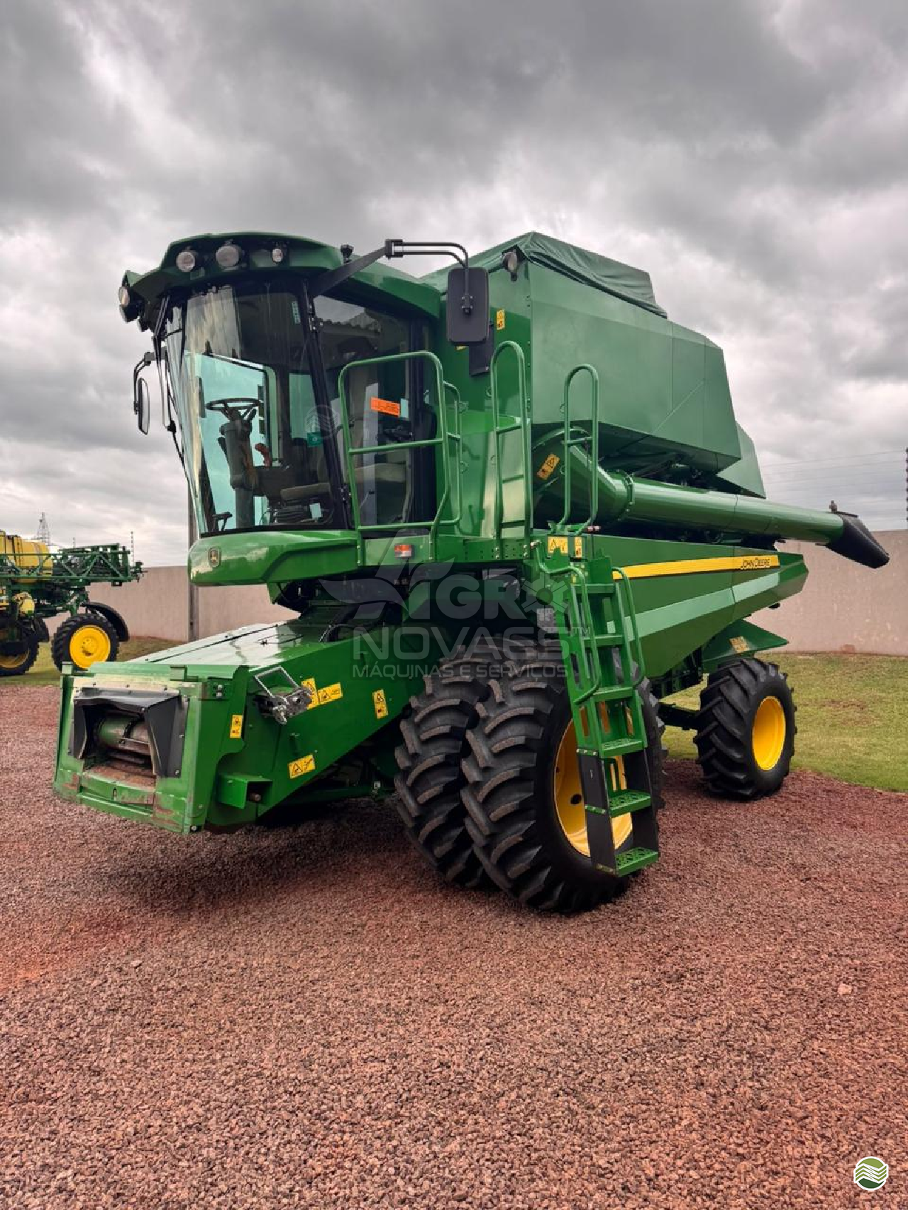COLHEITADEIRA JOHN DEERE JOHN DEERE S430 Agro Novaes Máquinas Agrícolas FERNANDOPOLIS SÃO PAULO SP